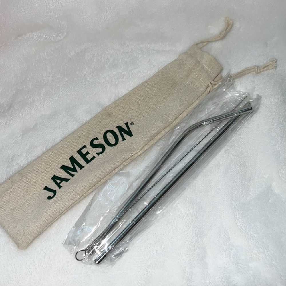 NEW Stainless steel reusable Straw 4-piece set  3 for $20